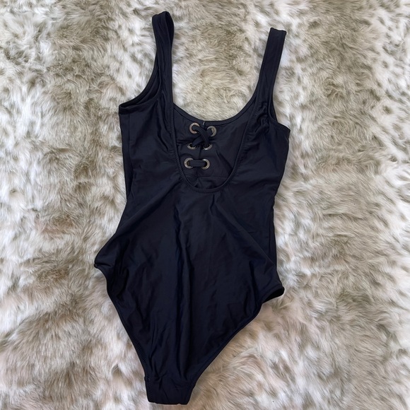 Aerie Grommet Scoop One Piece Swimsuit - Picture 9 of 10